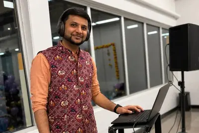DJ H3T at the decks